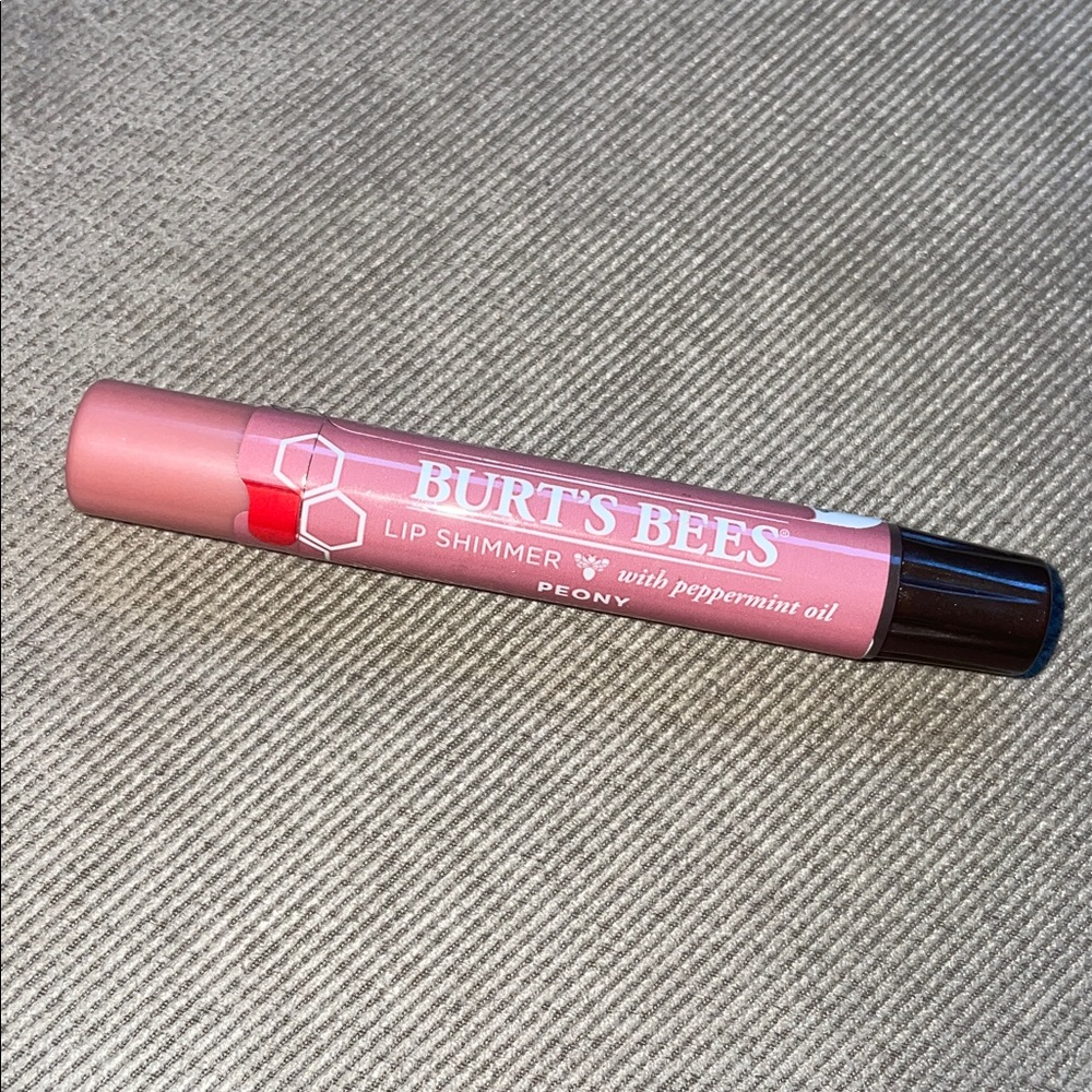 Burt’s Bees Peony Shimmer Lip Balm - Picture 2 of 5